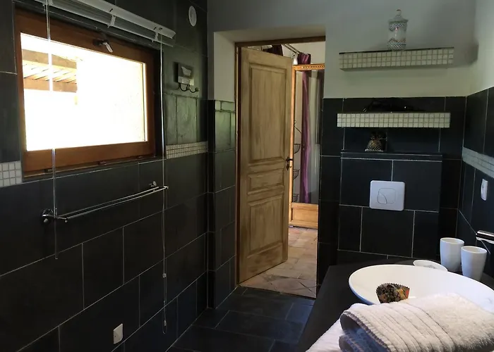 Frühstückspension Le Deffends De Redon 3*