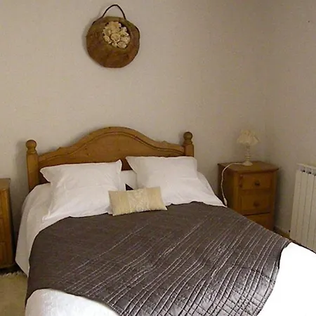 Le Deffends De Redon Bed & Breakfast 3*