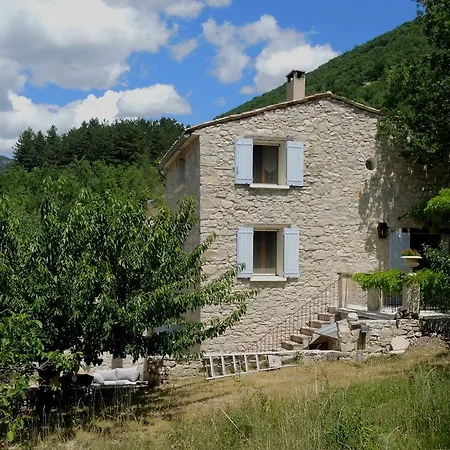 Le Deffends De Redon Bed & Breakfast 3*