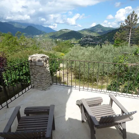 Le Deffends De Redon Bed & Breakfast 3*