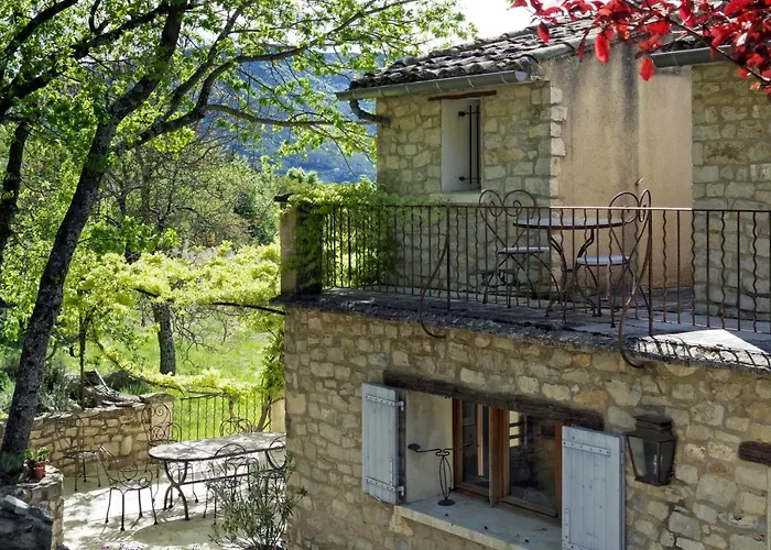 Le Deffends De Redon 3* Montbrun-les-Bains