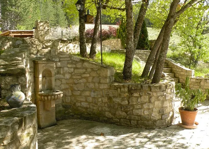 Bed & Breakfast Le Deffends De Redon 3*