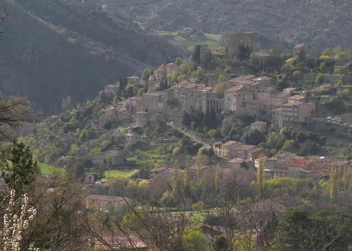 Le Deffends De Redon Bed & Breakfast 3*