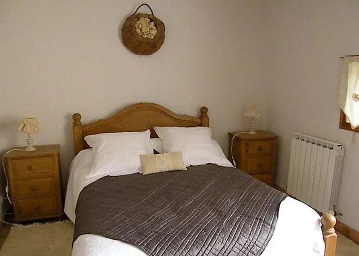 Le Deffends De Redon Bed & Breakfast 3*