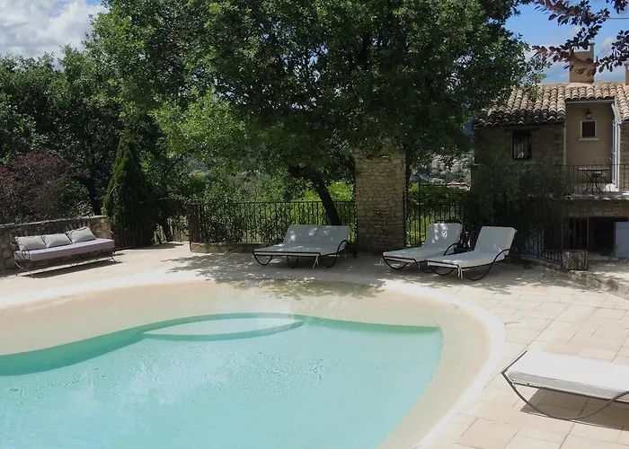 Bed and breakfast Le Deffends De Redon 3*