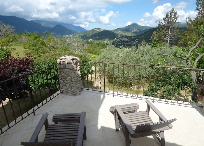 Le Deffends De Redon Bed & Breakfast 3*