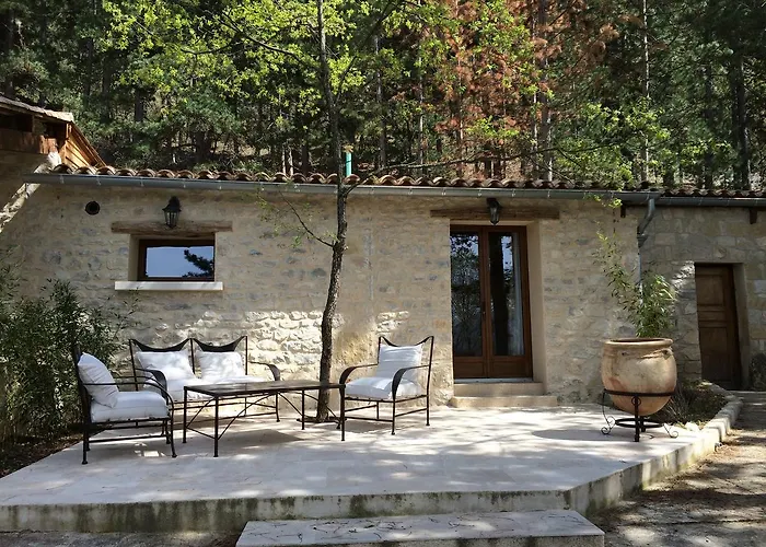 Bed & Breakfast Le Deffends De Redon 3*